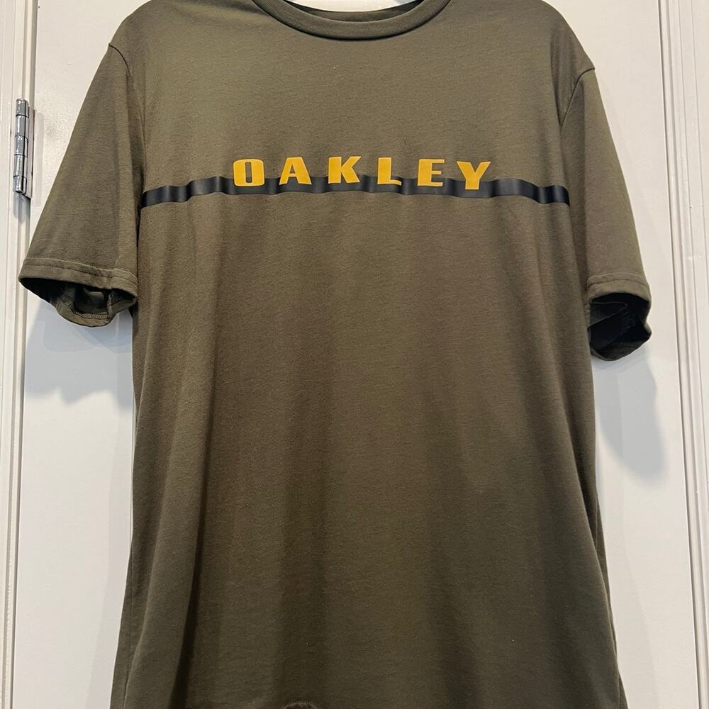 Men’s Oakley Shirt M